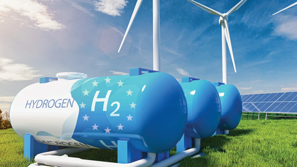 Hydrogen Tank and Solar panels